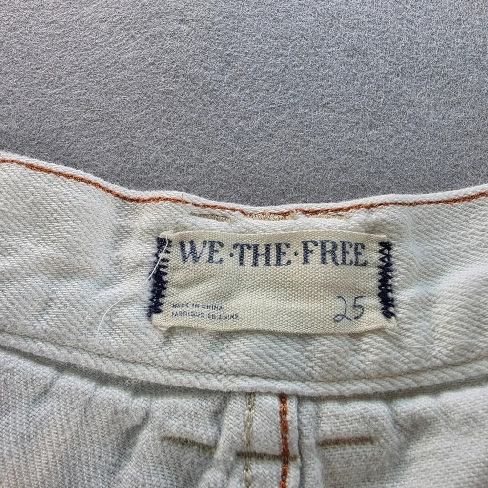 We The Free Free People Ivy Mid Rise Denim Shorts Cream Raw Hem Button Fly 25